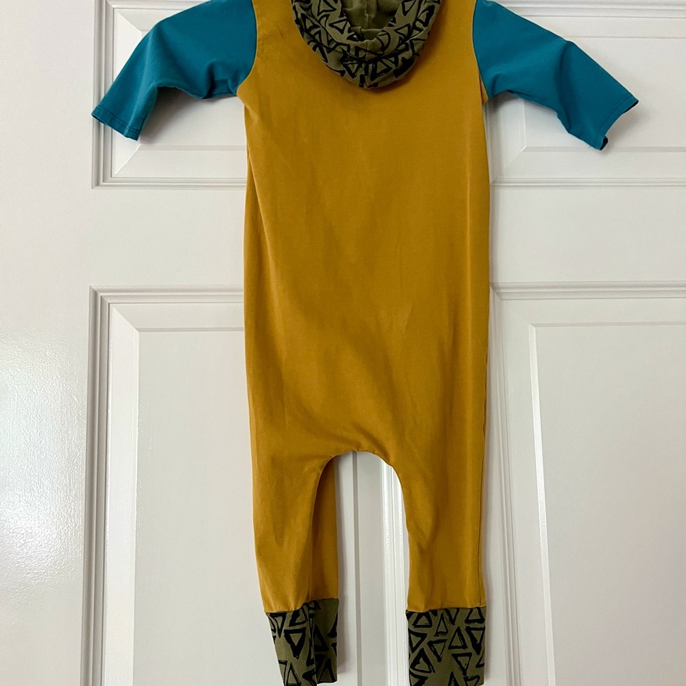 Rags to Raches romper, hooded. 2T and 3/4 T available. - Picture 2 of 5